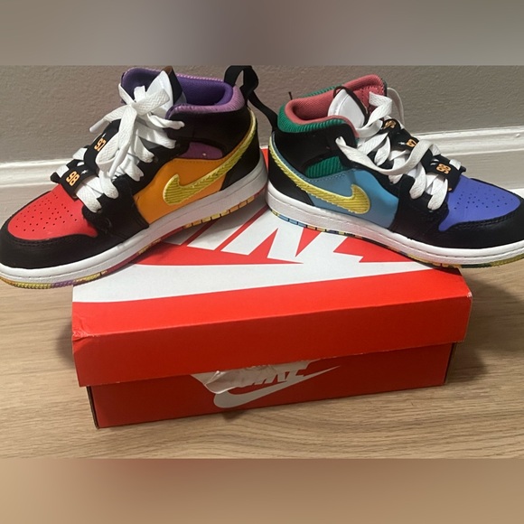 GS) Air Jordan 1 Mid GS 'Six Championships' - Picture 4 of 11